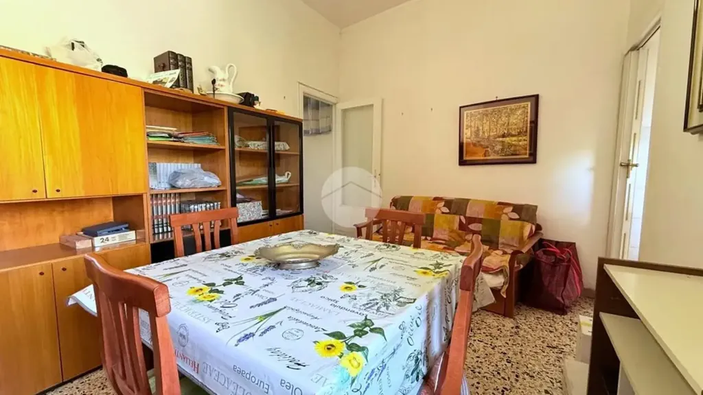 Salle à manger - Quadrilocale with Balcony in Santa Croce, Naples