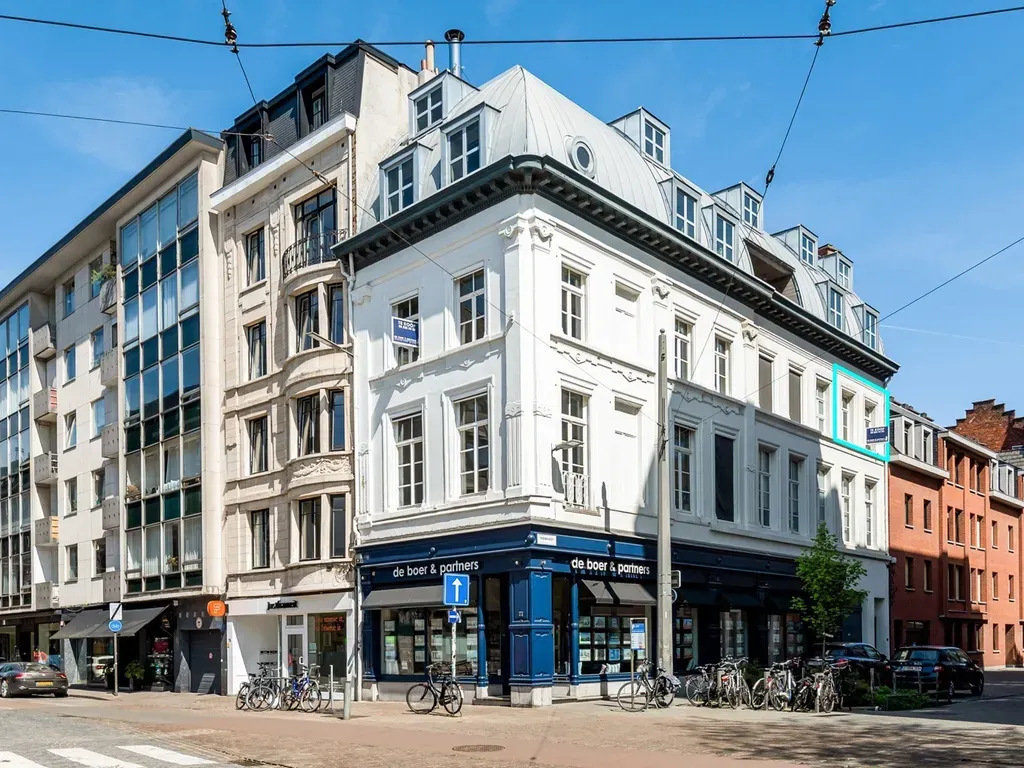 Exterior - Apartment with South-Facing Light in Antwerp