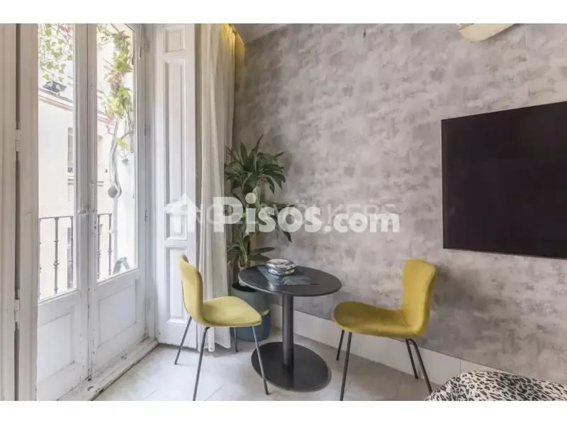 Söögituba - Modern Studio Flat with Balcony in Madrid Centre