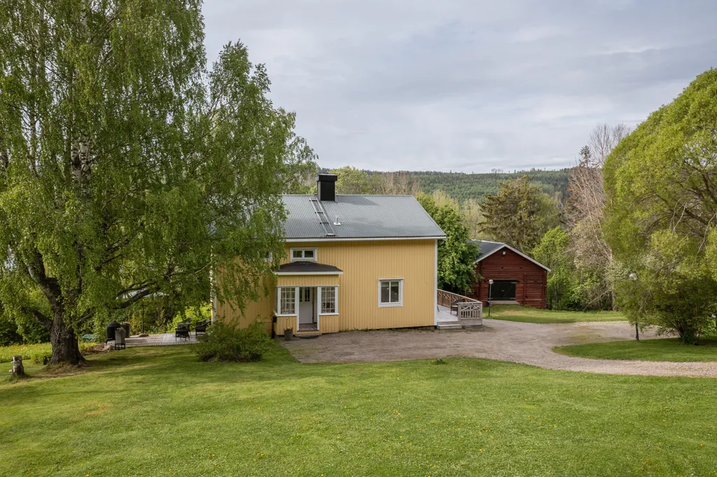 Extérieur - Historic Villa with Forest View in Västloning