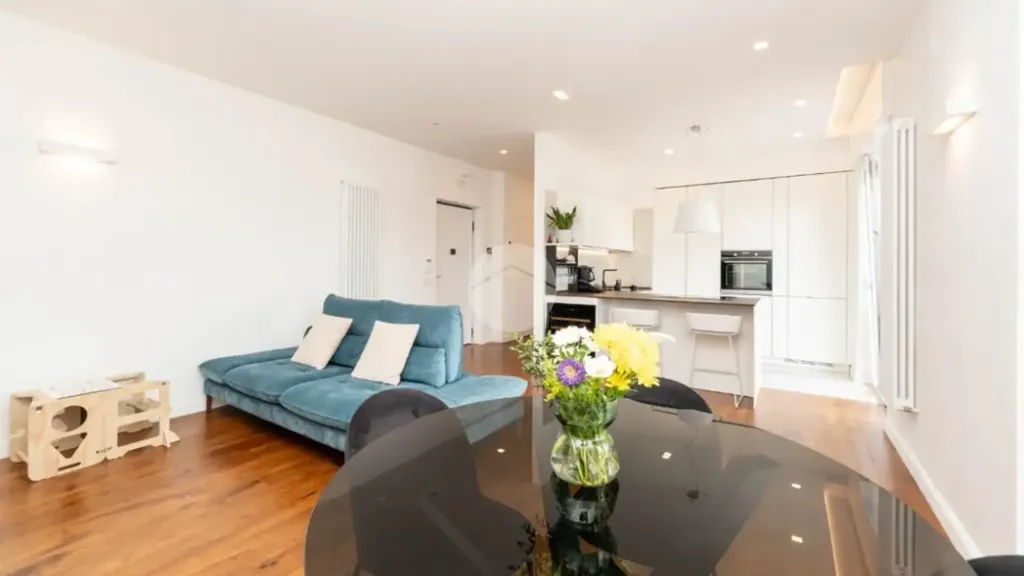 Séjour - Fully Furnished Triplex with Balcony in Pero