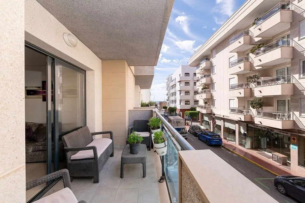 Balcon - Apartment with Balcony in Santa Eulalia Centre