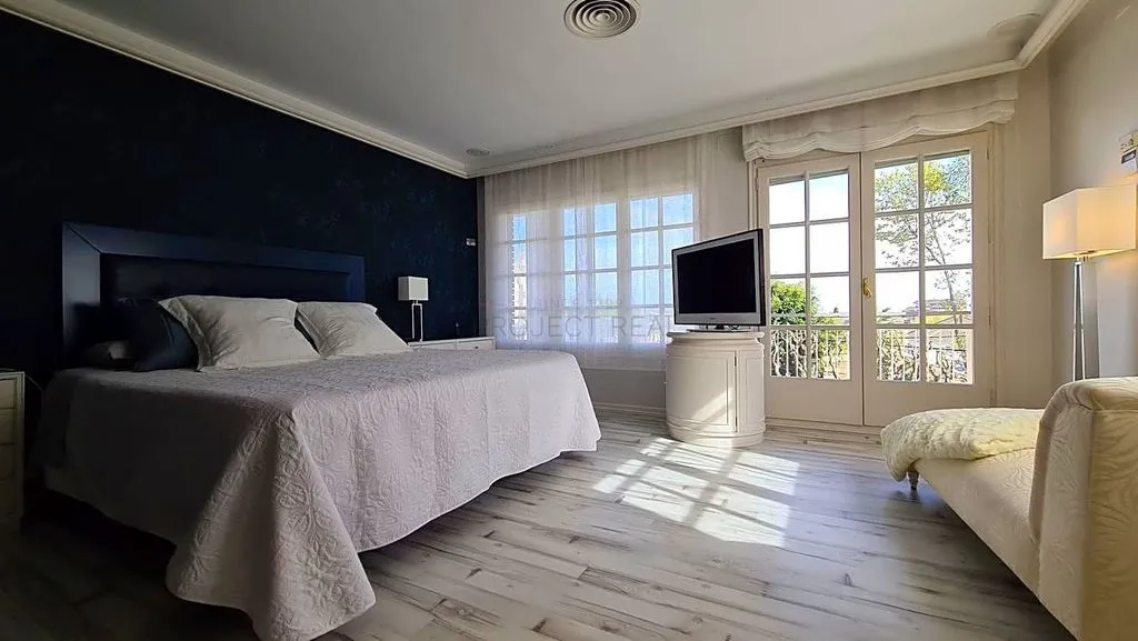 Magamistoad - Luxury Villa with Garden in Castelldefels