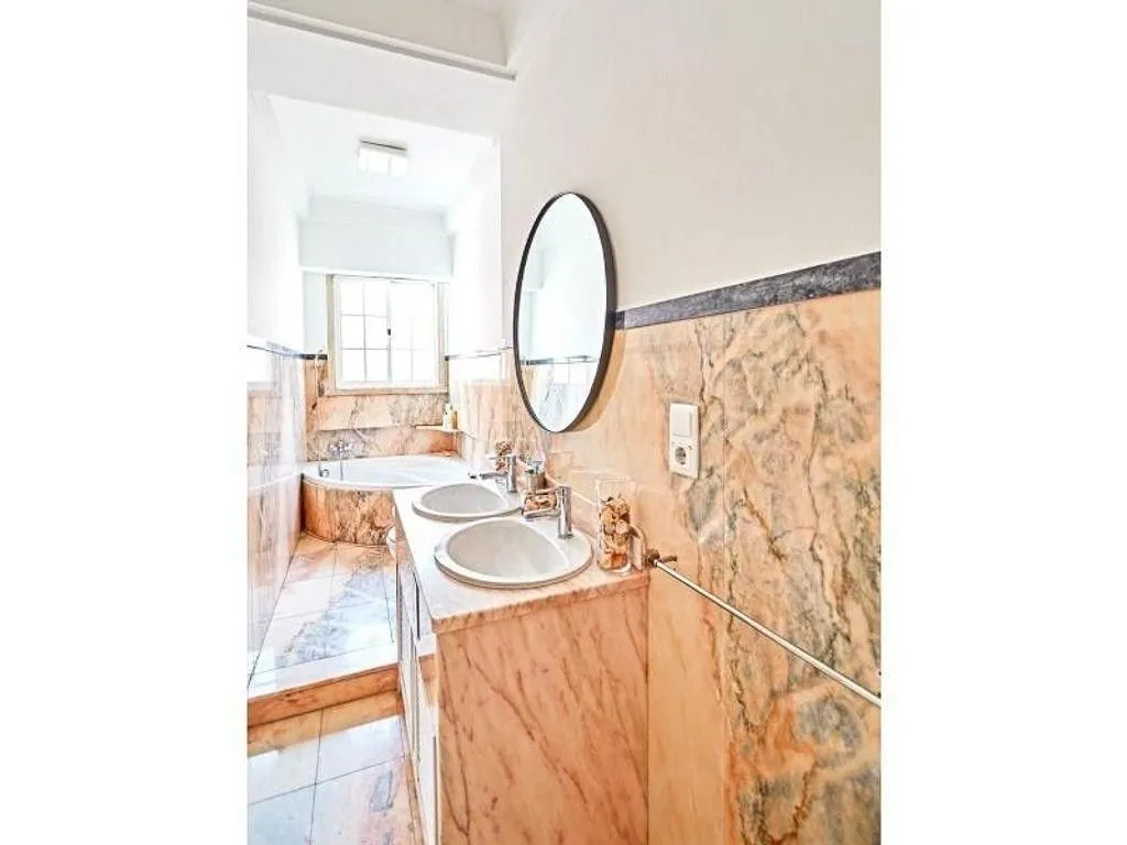 Vannitoad - Luxury Apartment in Madrid