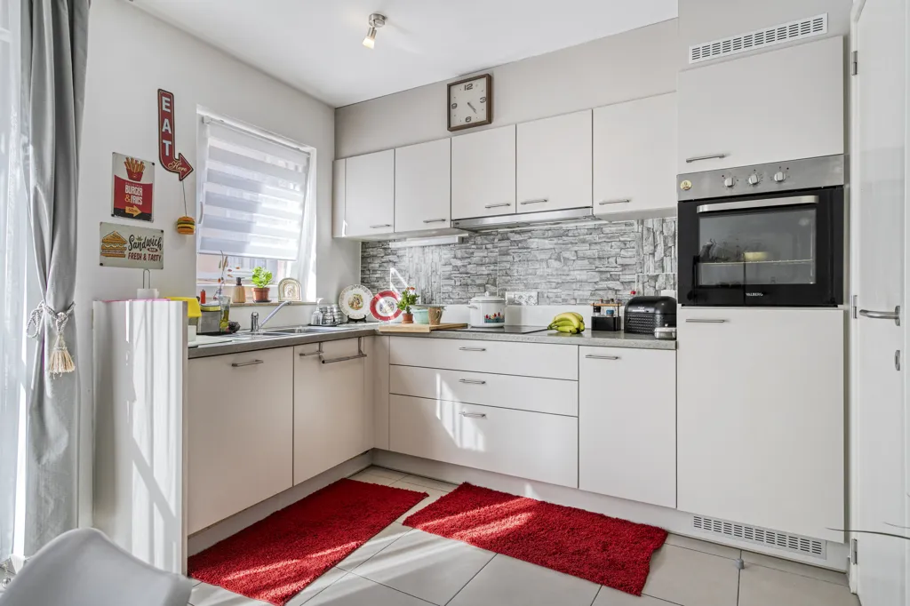 Cuisine - Appartement avec Terrasse ensoleillée au Centre d'Izegem