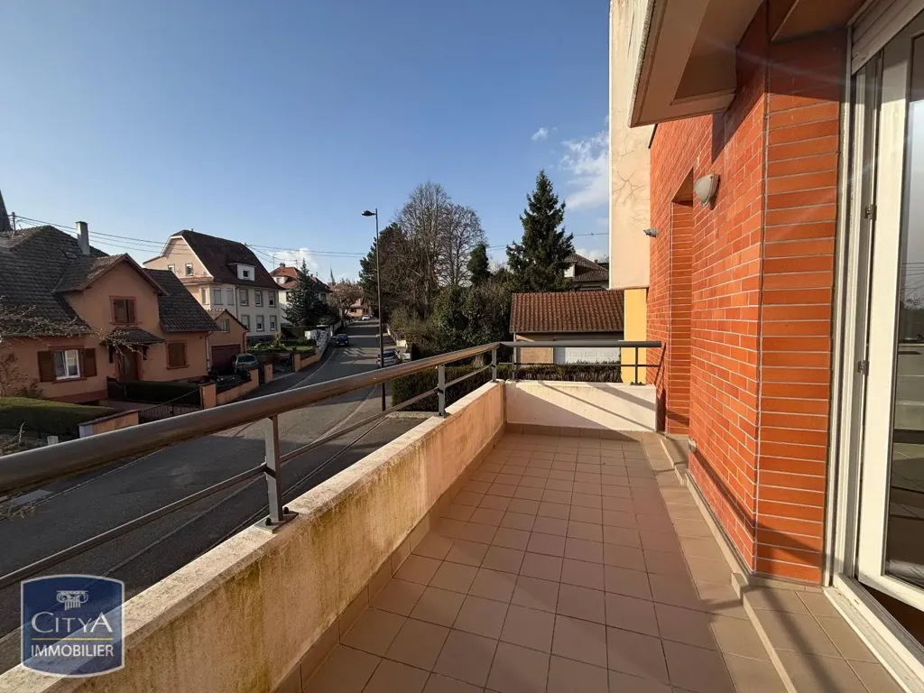 Balcon - Appartement 3 Pièces avec Balcon à Hochfelden