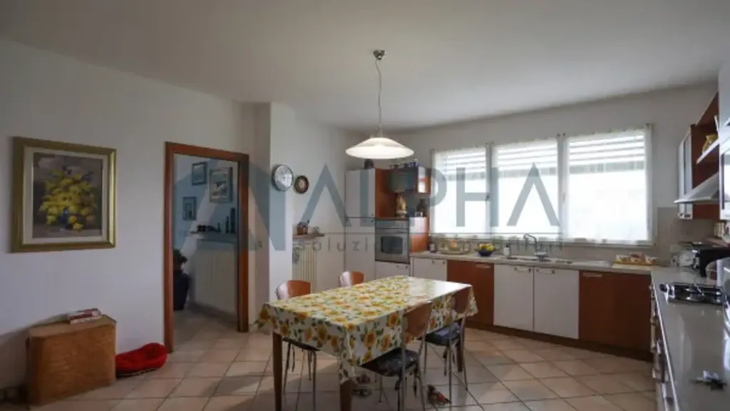 Cuisine - Luxury Villa with Private Garden in Cesena
