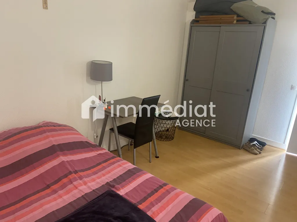 Chambres - Appartement 1 Pièce Proche RER A à Rueil-Malmaison