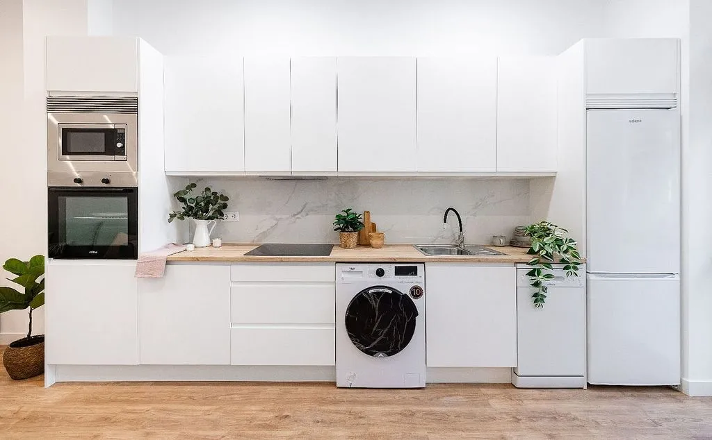 Kitchen - Modern Flat with Lift in Sector Oficios