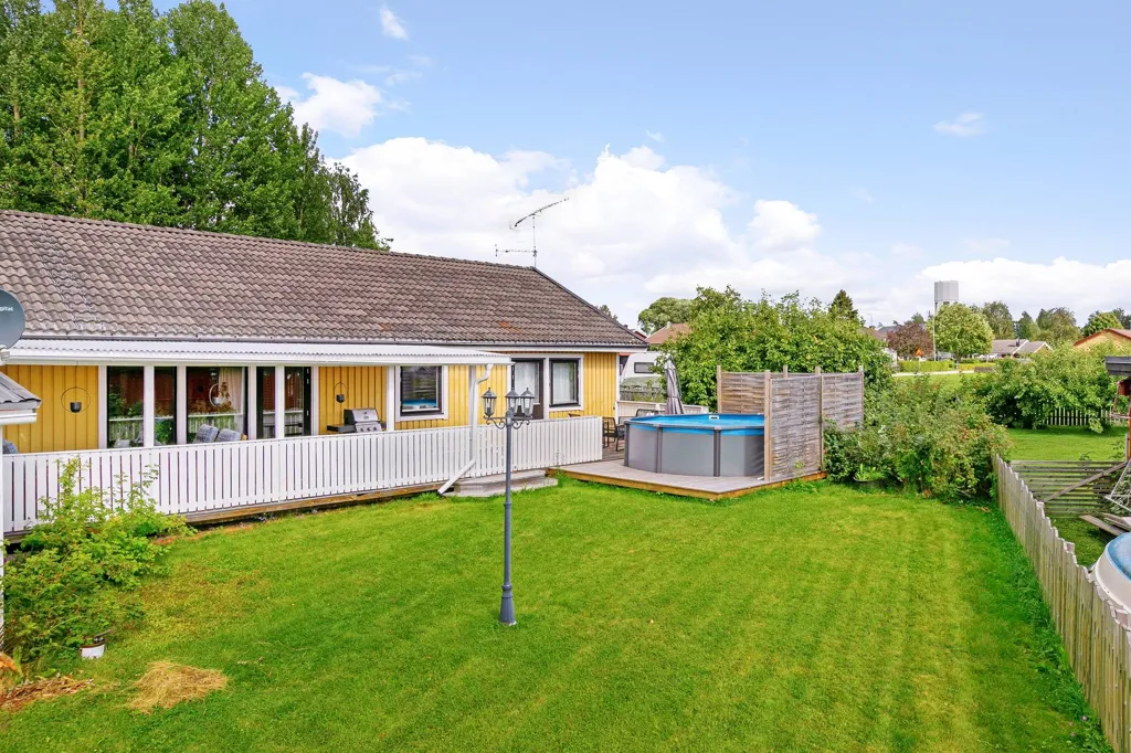 Aed - Charming Villa with Pool in Marstrand