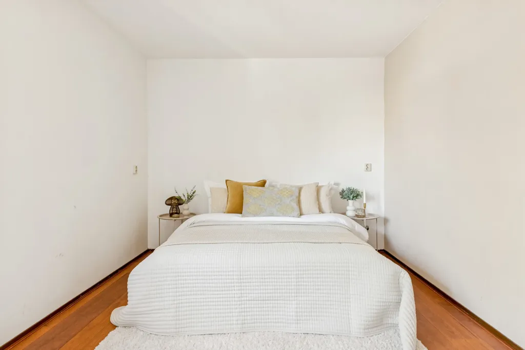 Magamistoad - Corner Gallery Flat with Balcony in Filmwijk