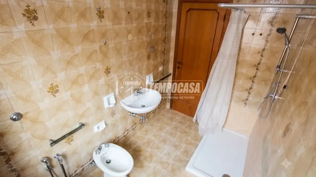 Vannitoad - Spacious Apartment with Balcony in Ancona