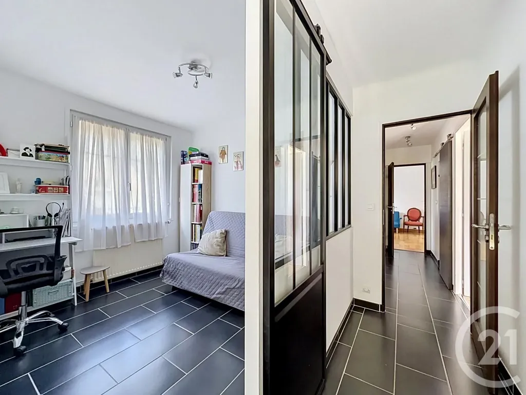 Hallway - Spacious House with Garden in Chartres