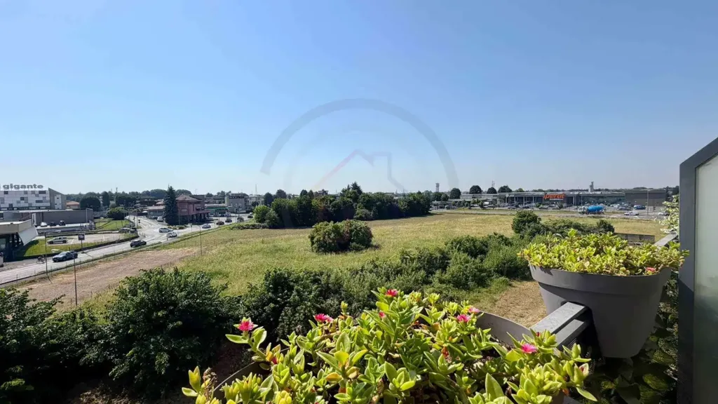 Aed - Luxury Triplex with Terraces in Mariano Comense