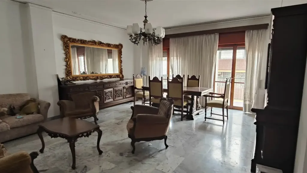 Elutuba - Spacious Apartment with Balconies in Cosenza