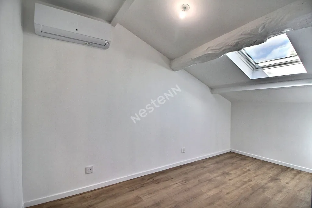 Stanze - Refurbished Triplex with Terrace in Heyrieux