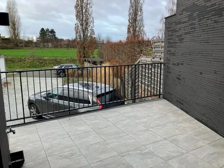 Balcon - Appartement Moderne avec Garage au Centre de Rekkem