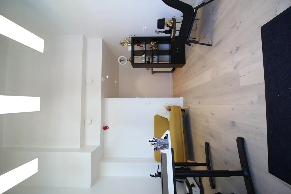Bureau - Loft with High Ceilings in Volta Quarter