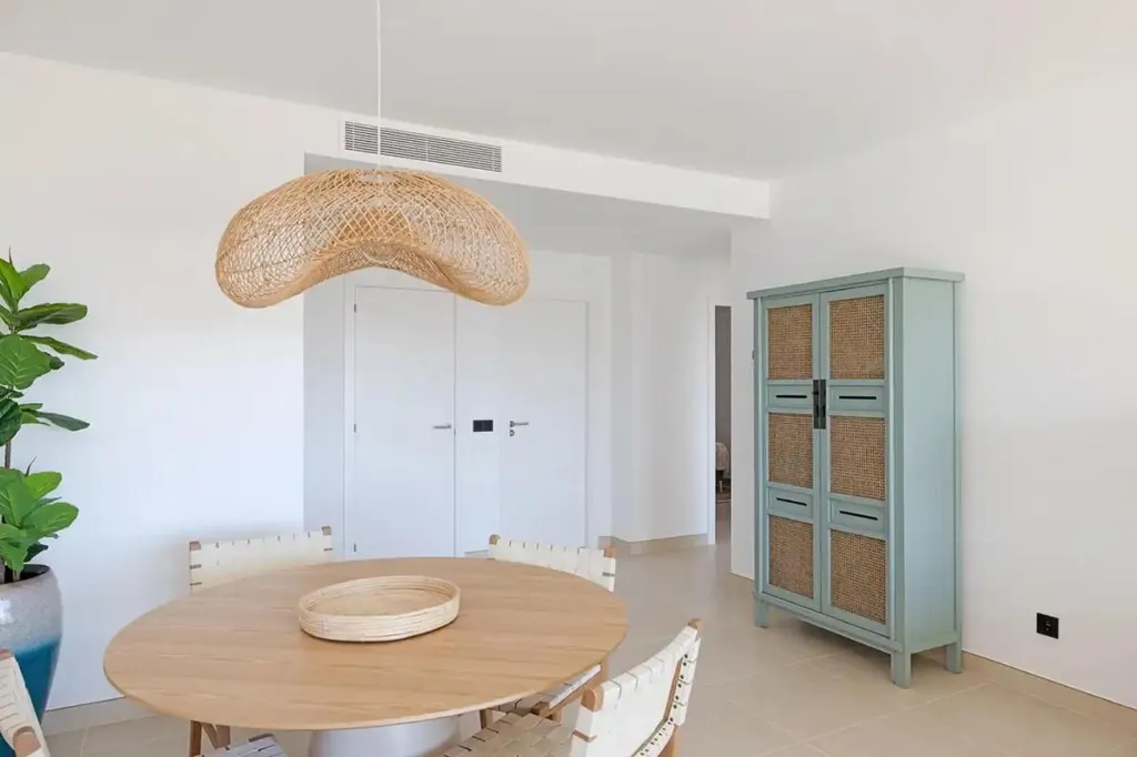 Söögituba - Apartment with Pool in Casares Costa Golf