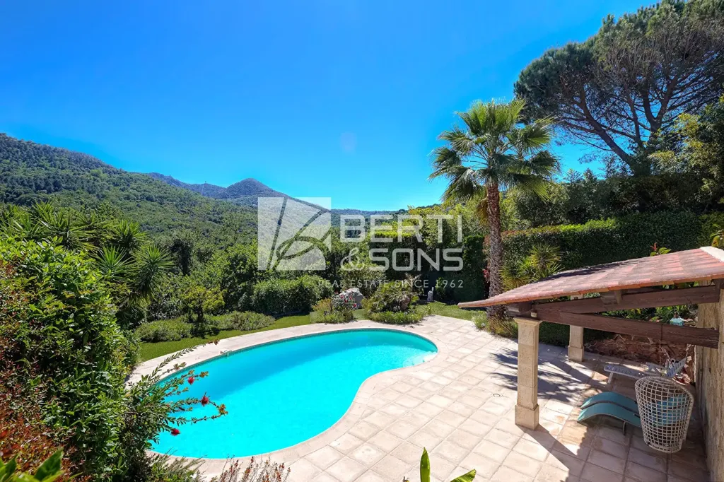 Piscine - Villa Provençale avec Vue Panoramique à Les Adrets de l'Esterel