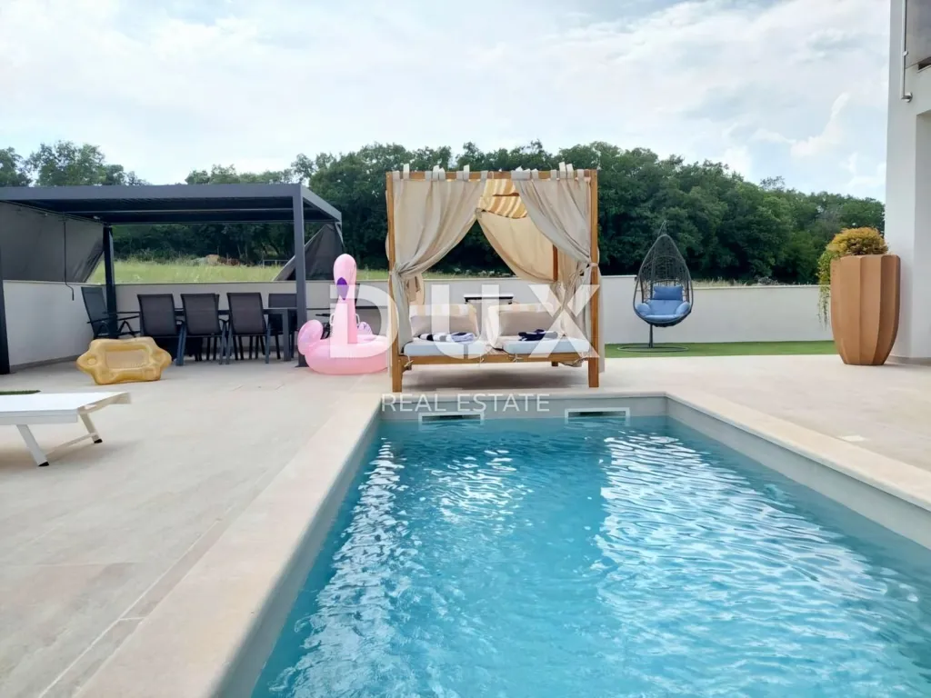 Piscine - Luxury Villa with Two Units in Istra, Poreč