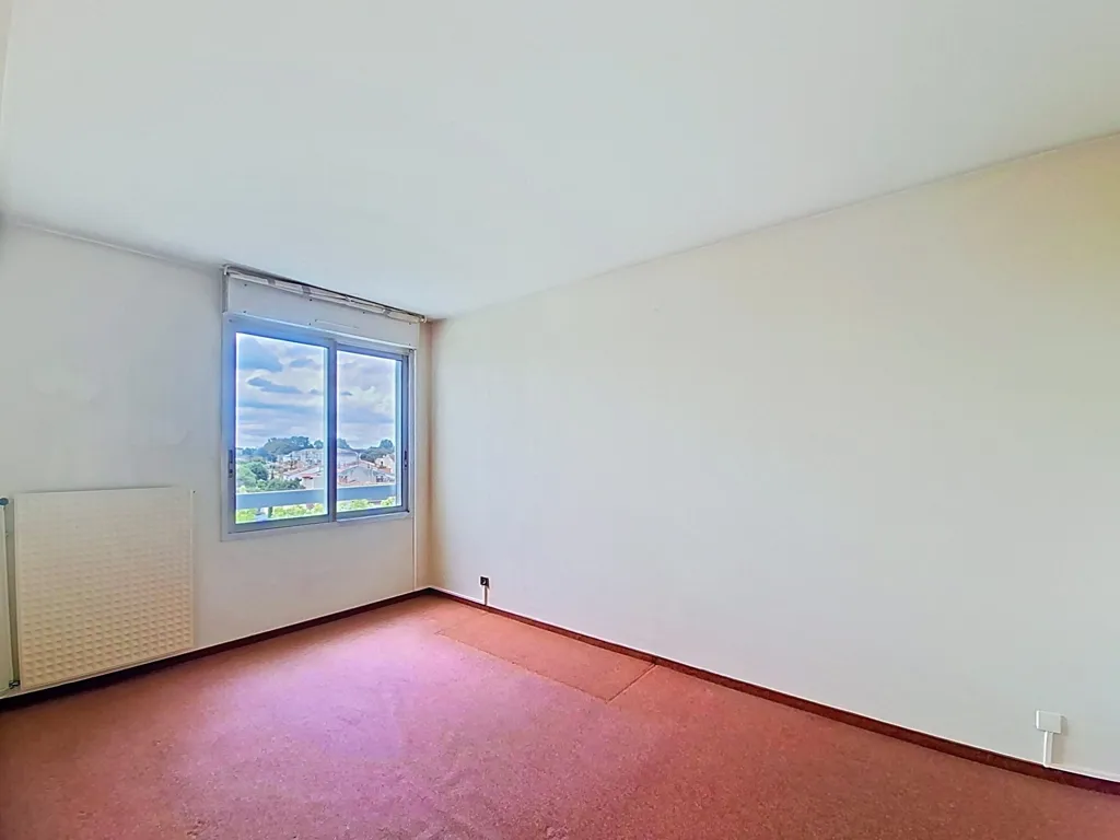 Toad - Third Floor Flat with Balcony in Toulouse