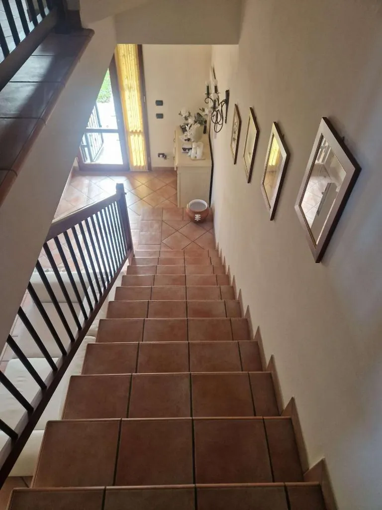 Stanze - Corner Semi-Detached Villa with Garden in Rubiera