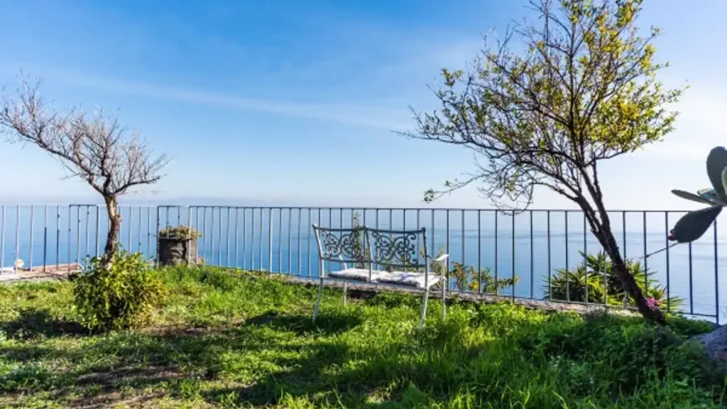 Garden - Rustic Cottage with Sea View in Acireale
