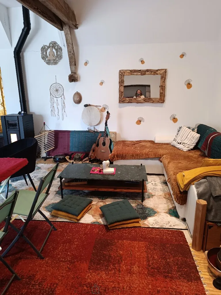 Séjour - Ferme Rénovée avec 2 Gîtes et Cour Intérieure à Périgueux