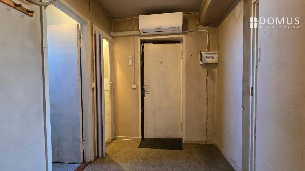 hallway_entrance
