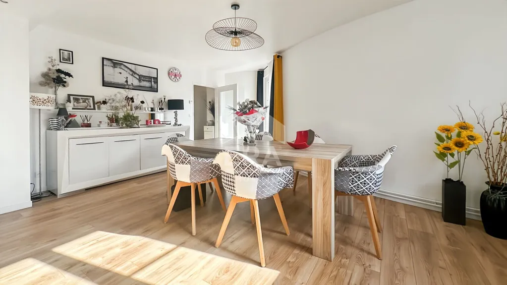 Salle à manger - Appartement 4 Pièces avec Balcon à Reims