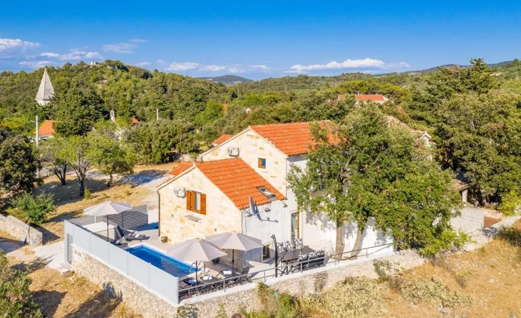 Vista aerea - Traditional Villa with Pool in Nerežišća