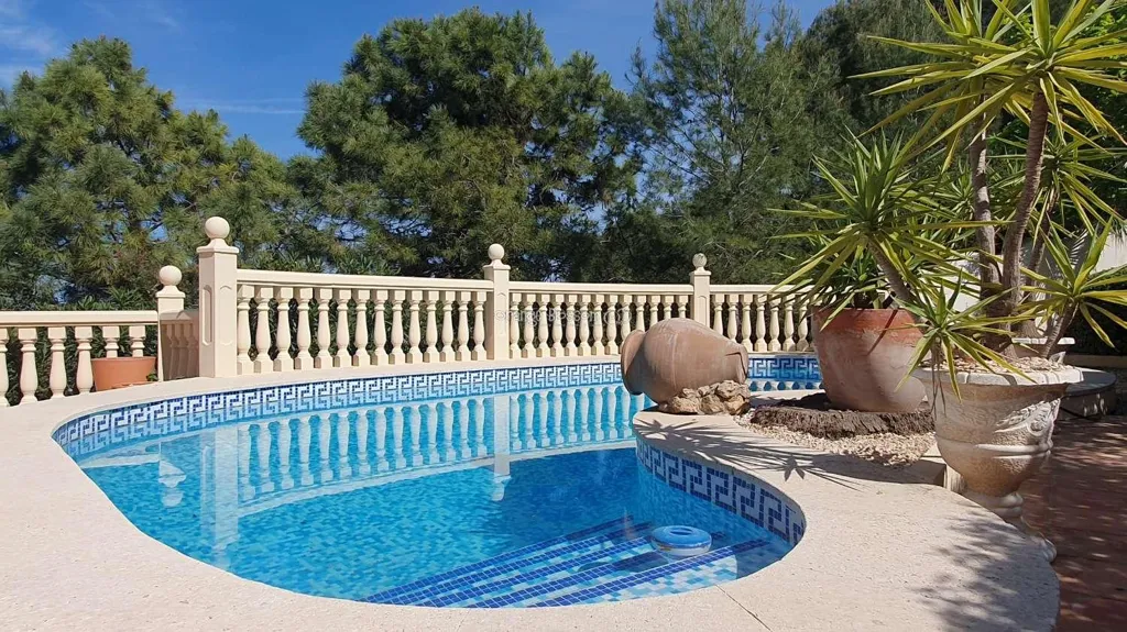 Bassein - Detached Villa with Sea Views in Ador