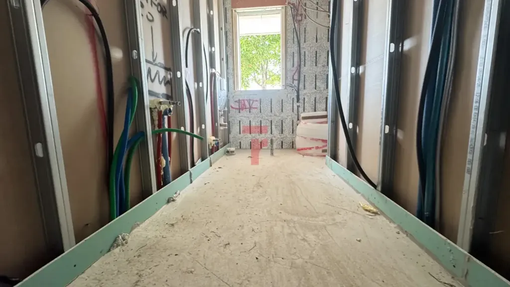 Hallway - New Construction Apartment with Private Garden in Stra