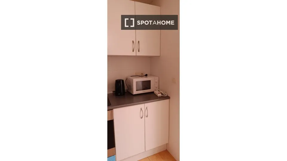 Küche - Ample 3-Bedroom Apartment with Balcony in Sagunto