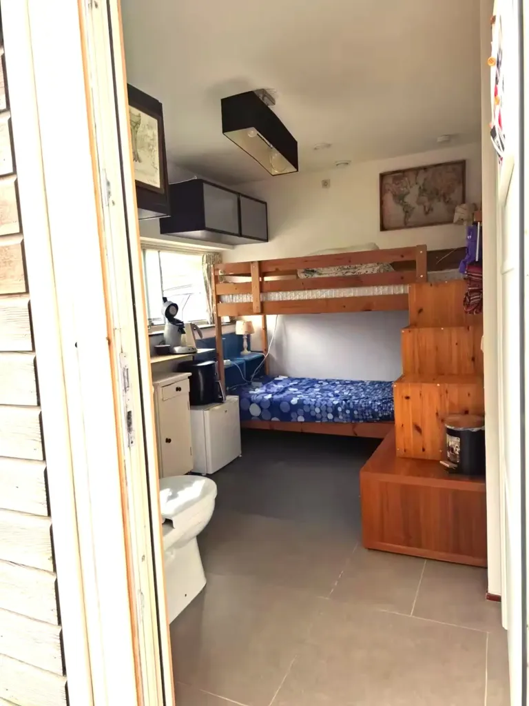 7-toaline maja asukohas Almere