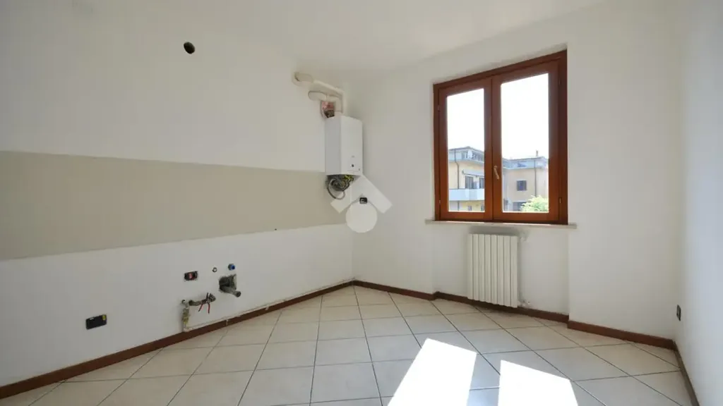 Pièces - Bright Trilocale with Balcony in Roncadelle