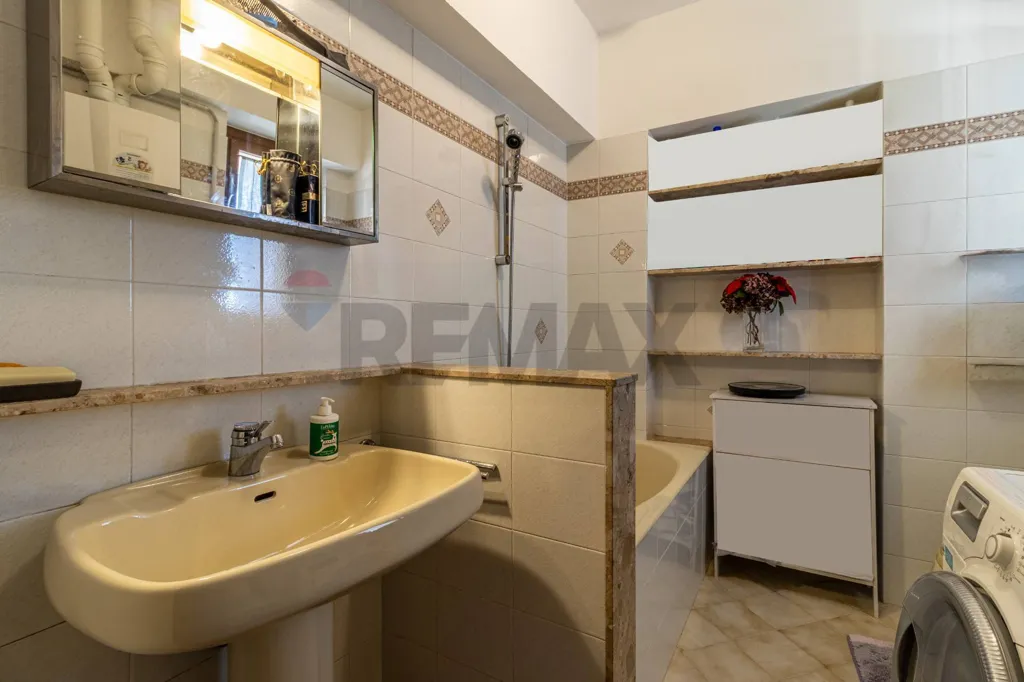 Salles de bain - Triplex Villa with Garden in Occhieppo Superiore
