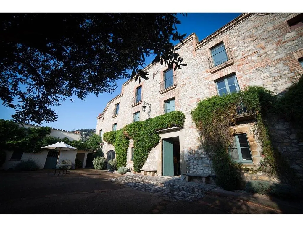 Aed - Restored Masia with Pool in Bigues i Riells
