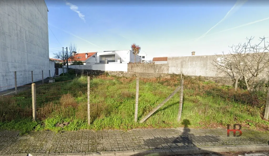 Aed - Plot with Construction Potential near Porto