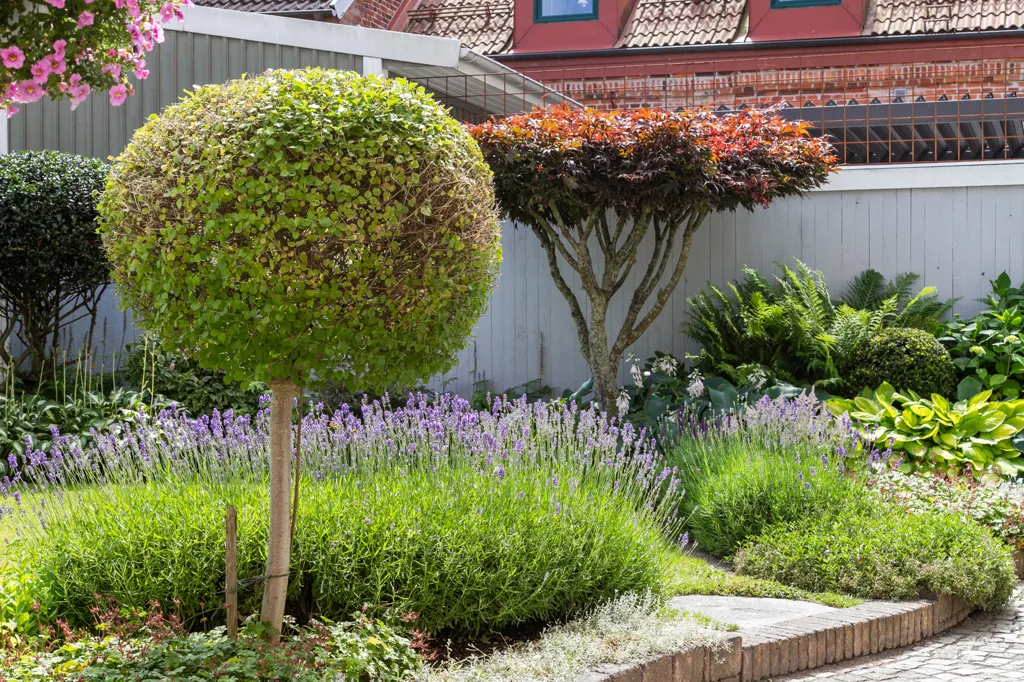 Jardin - City Villa with Garden Oasis in Central Location