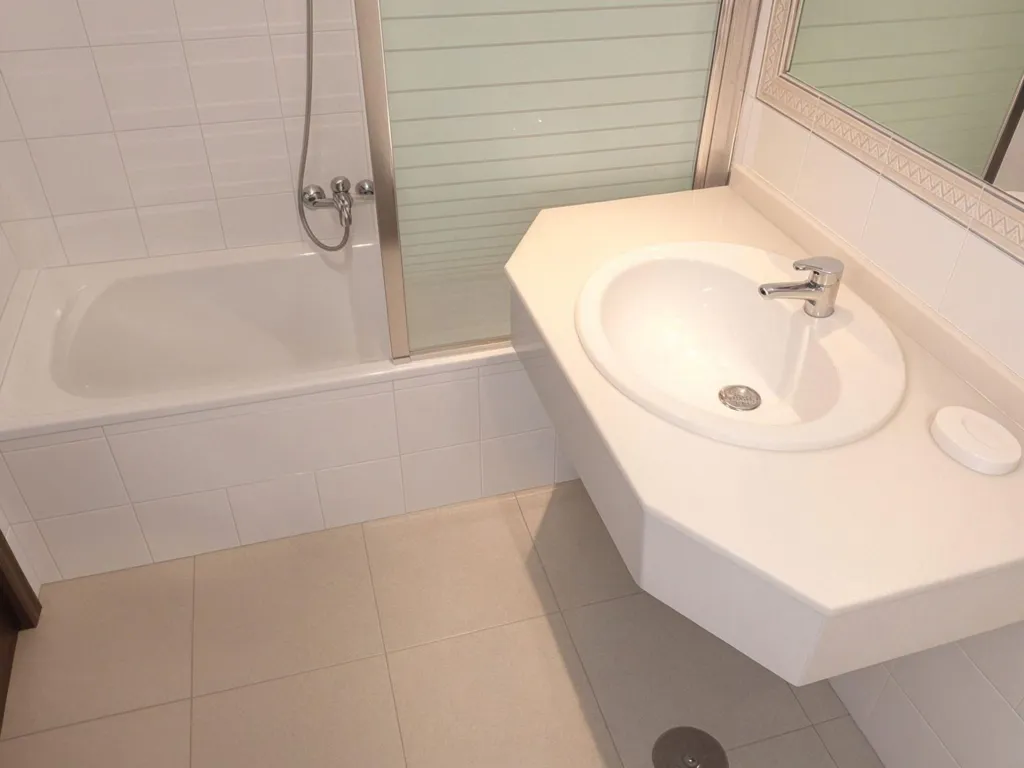 Salles de bain - Spacious Apartment with Terrace in La Florida