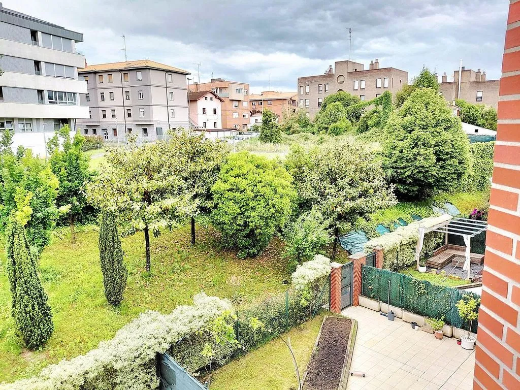 Garden - Apartment with Garage and Lift in Algorta