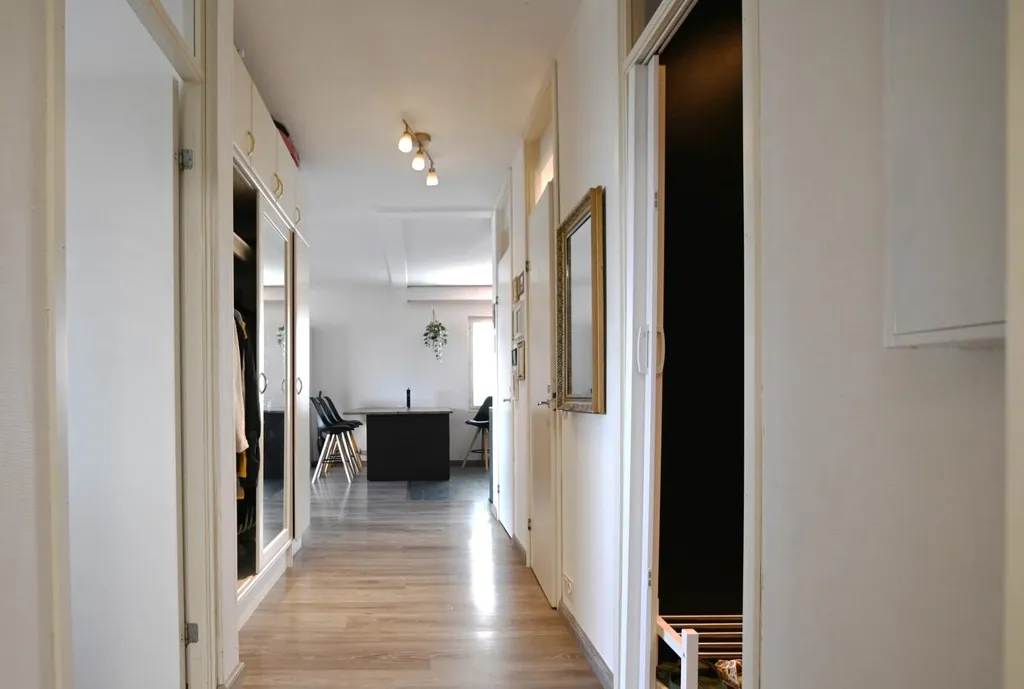 hallway_entrance