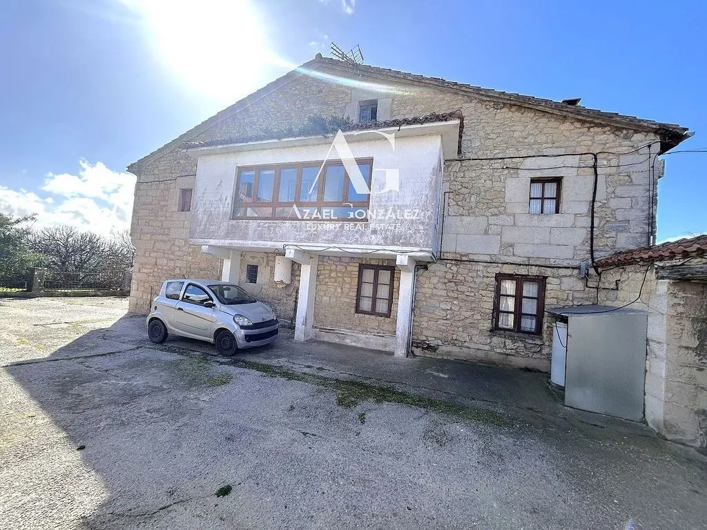 Välivaade - Historic House with Sea Views in Cortiguera