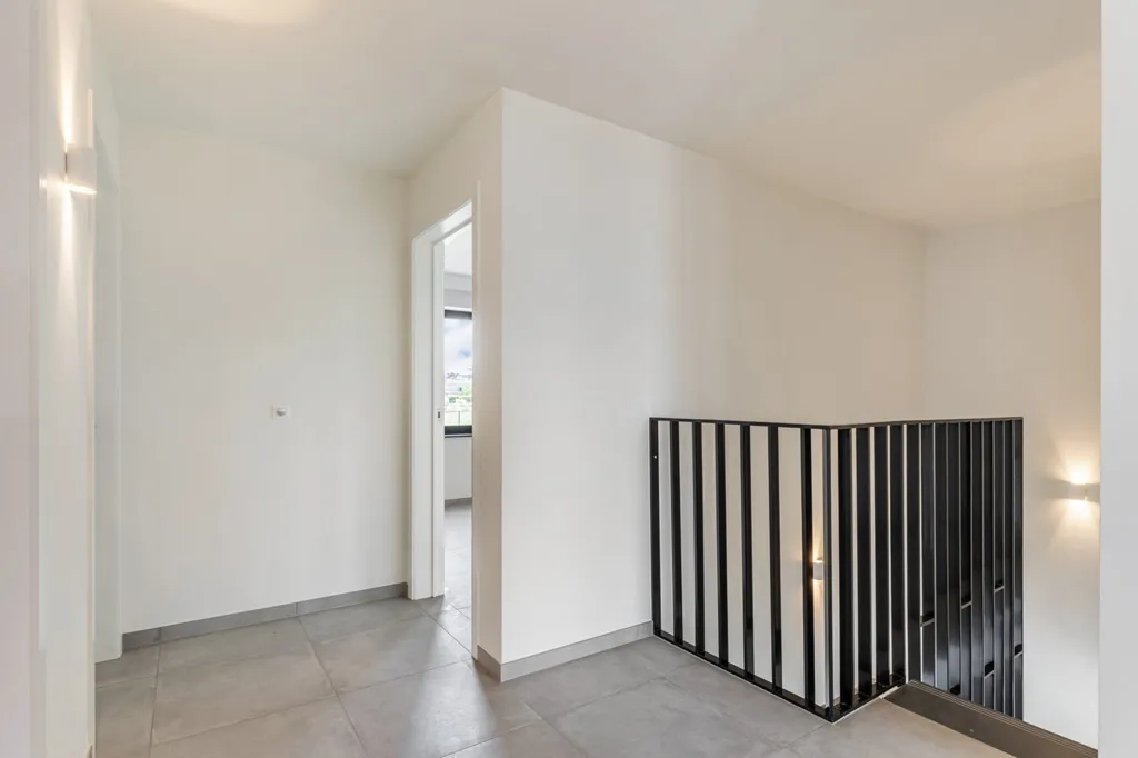 Ingresso - Eco-Friendly House with Solar Panels in Hageland