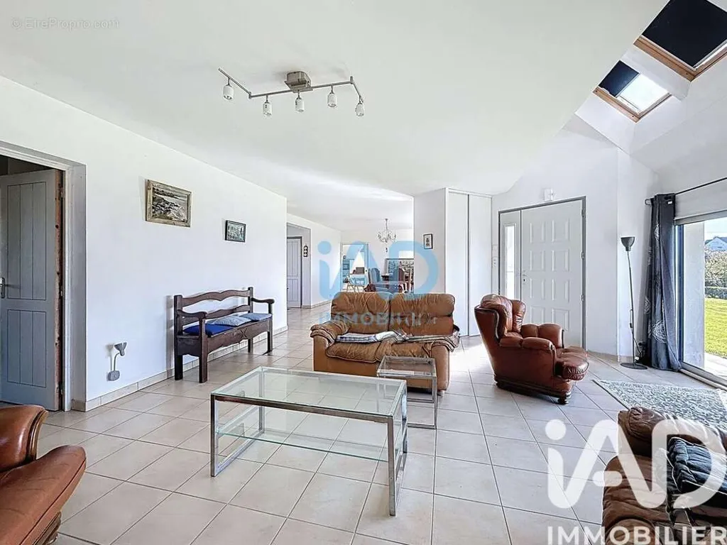 Séjour - Maison 7 pièces à Planguenoual