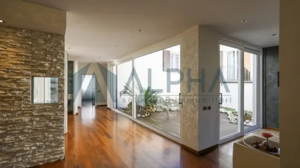 Entrée - Architectural Villa with Private Garden in Ravenna