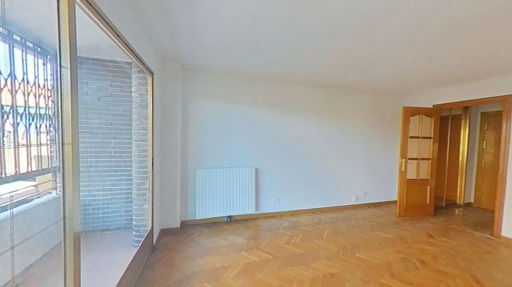 Pièces - 2-Bedroom Flat with Metro Access in Numancia