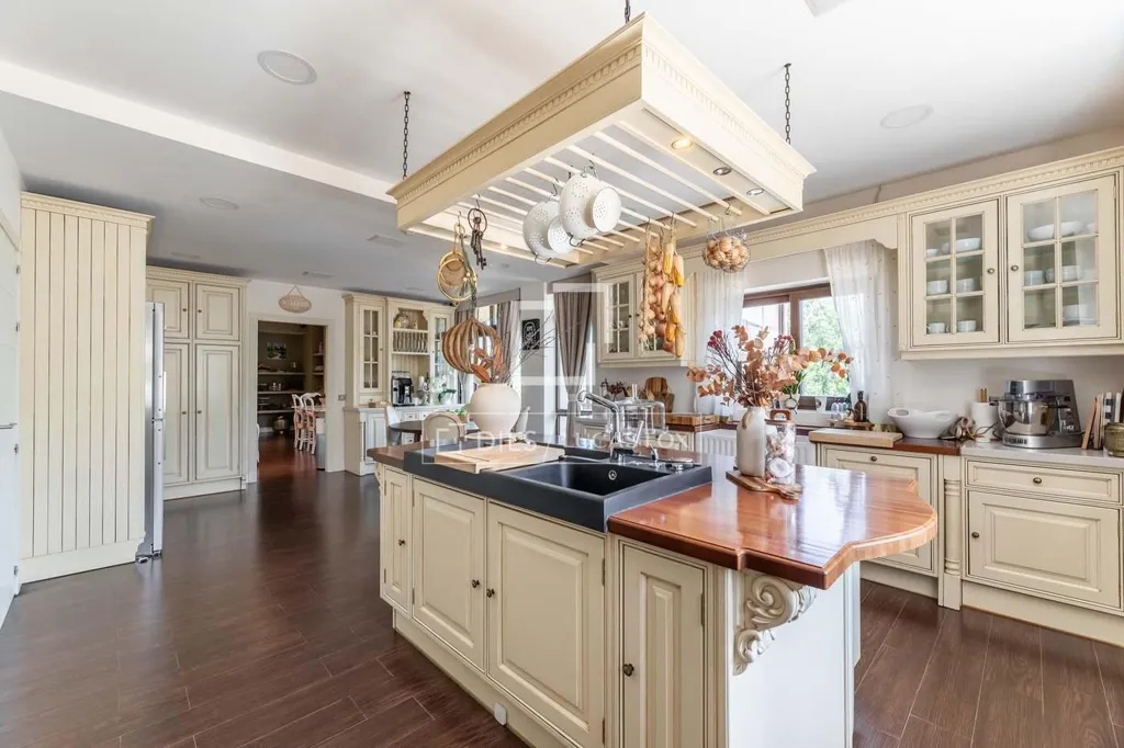 Cuisine - Villa with Panoramic Views in Las Rozas